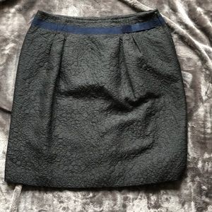 Beautiful Simply Vera Brocade skirt w/ Stitching